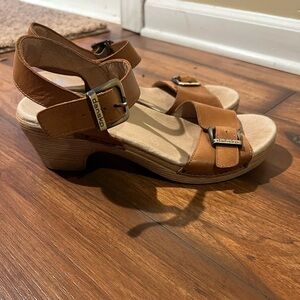Dansko Women's Size 41 Matty Brown Strappy Block Sandals Summer Casual
